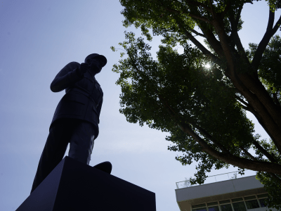 Statue en bronze du Général de Gaulle, œuvre de Quentin Carnaille © Ville de La Madeleine