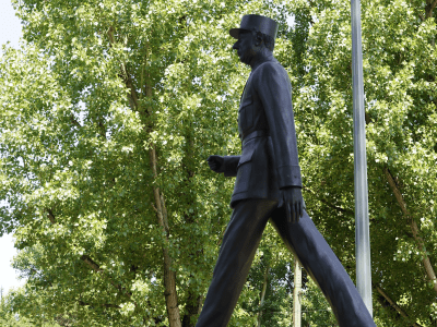 Statue en bronze du Général de Gaulle, œuvre de Quentin Carnaille © Ville de La Madeleine