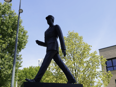 Statue en bronze du Général de Gaulle, œuvre de Quentin Carnaille © Ville de La Madeleine